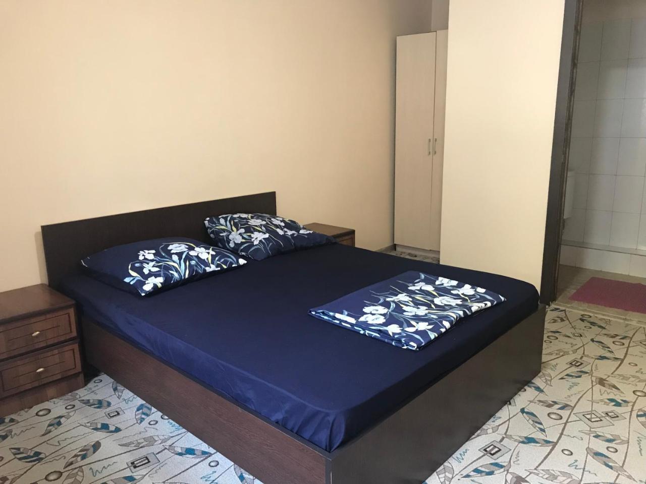Барнаба גגרה מראה חיצוני תמונה