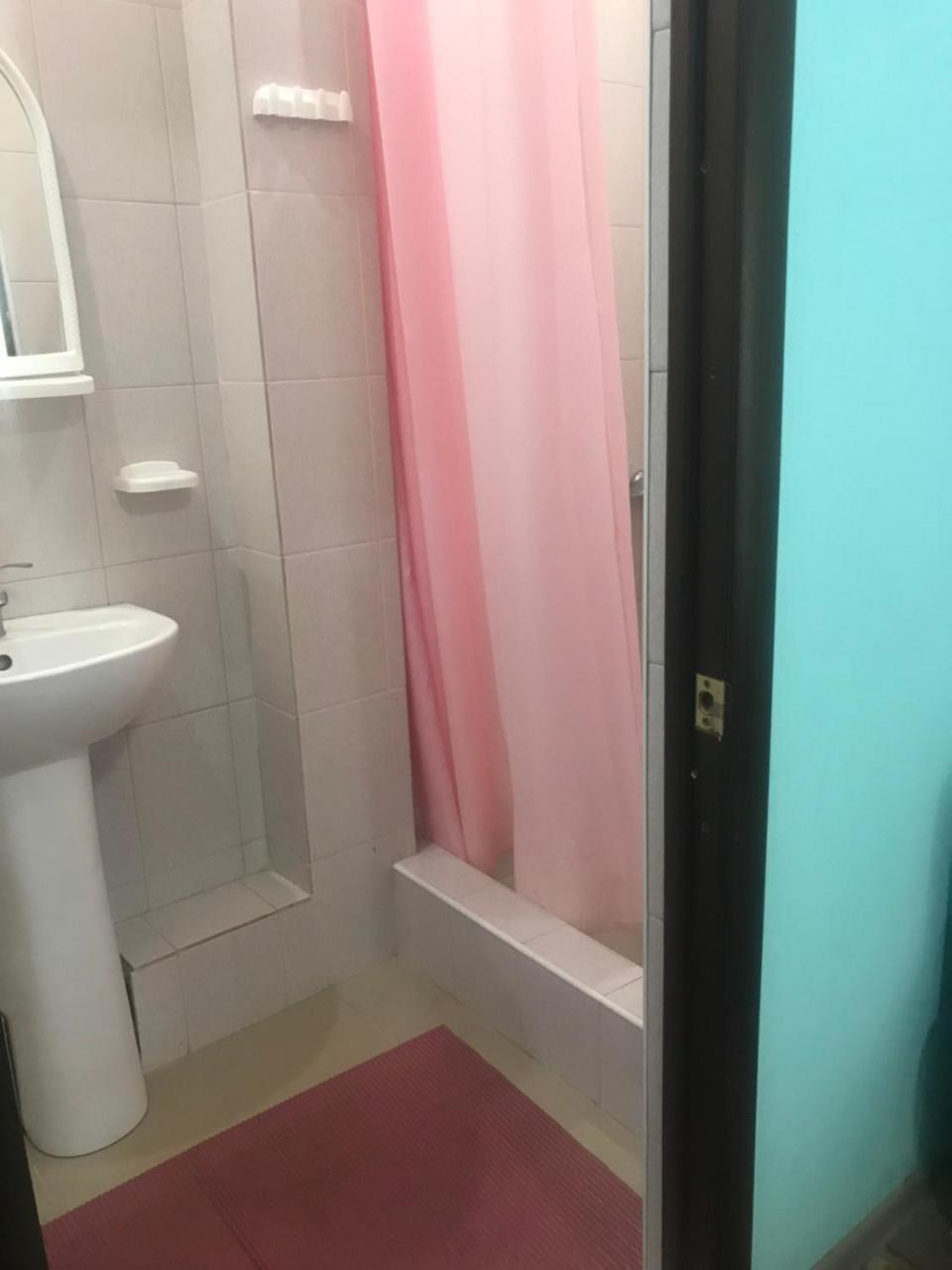 Барнаба גגרה מראה חיצוני תמונה